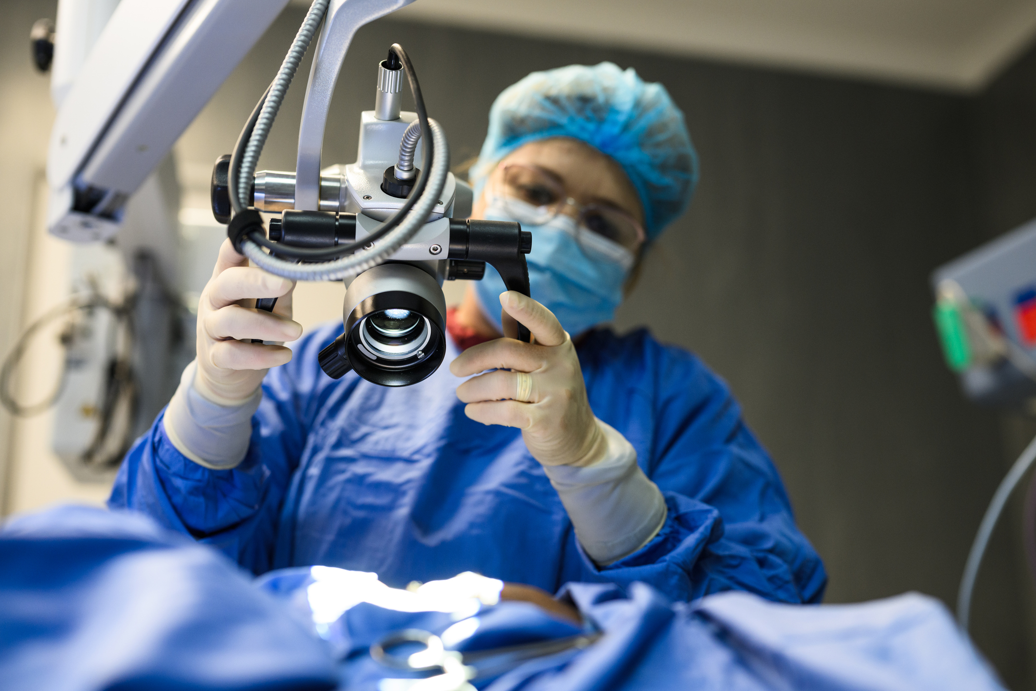 Augmented Reality Tools for Surgical Navigation: Enhancing Precision and Efficiency