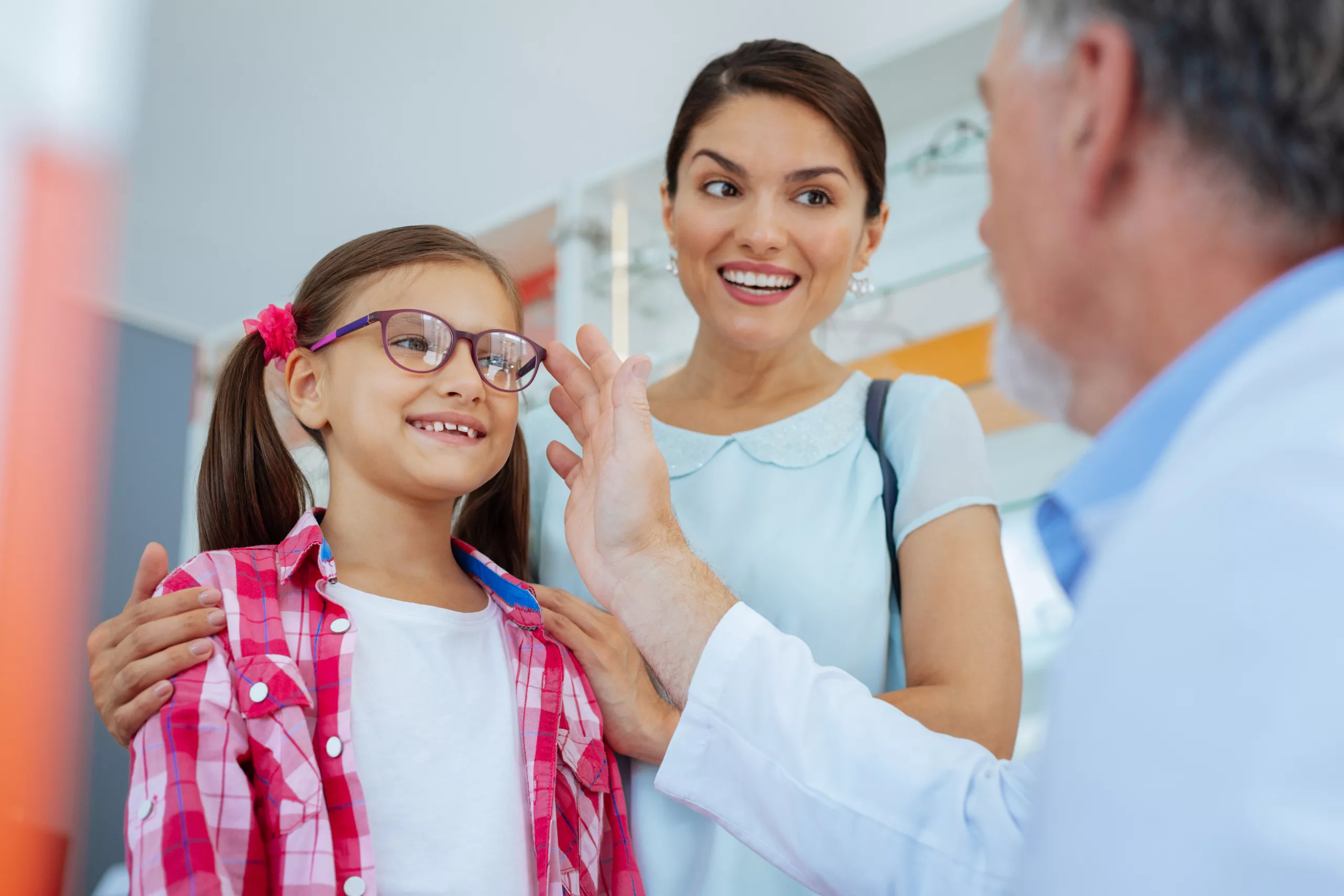 How Can Parents Choose the Right Pediatric Eye Doctor for Their Child?