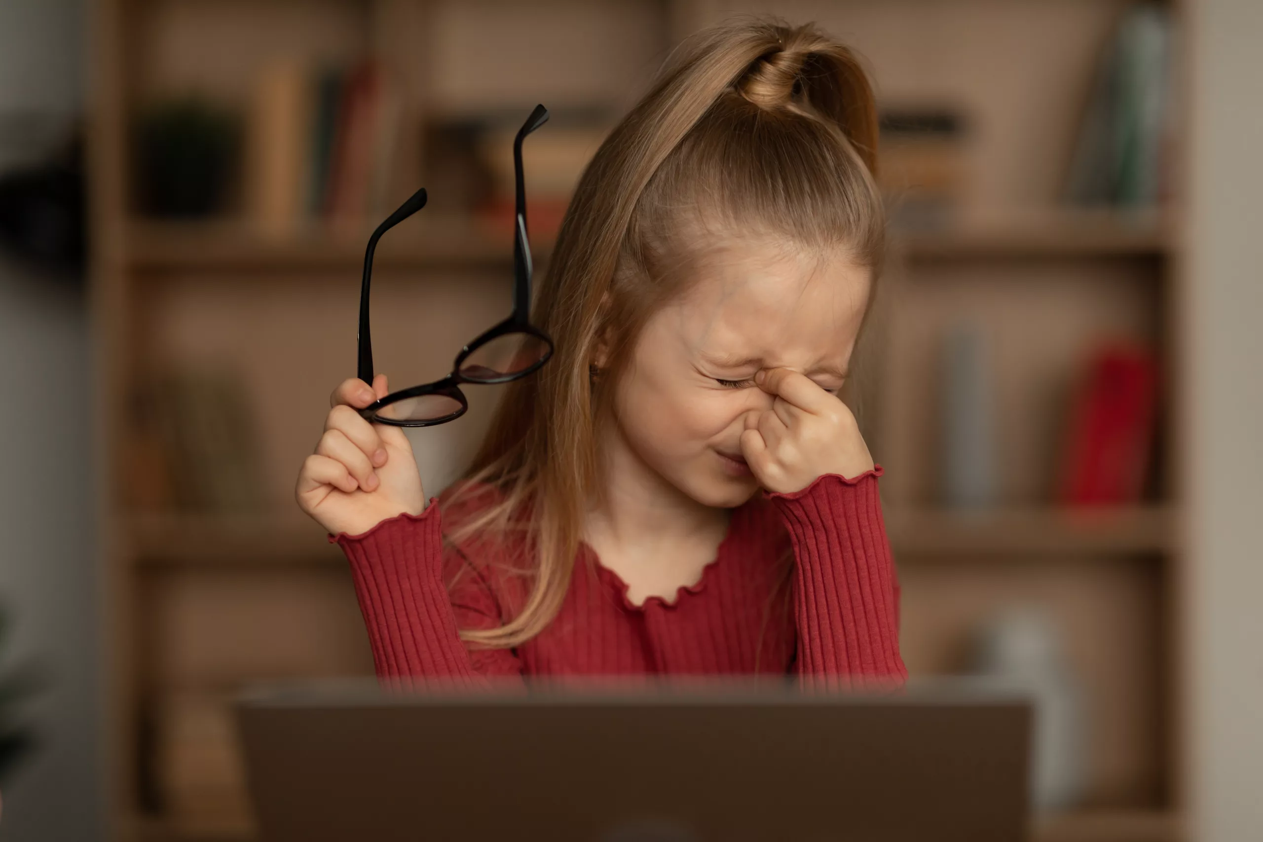 How to Address and Prevent Eye Strain in Children During Homework