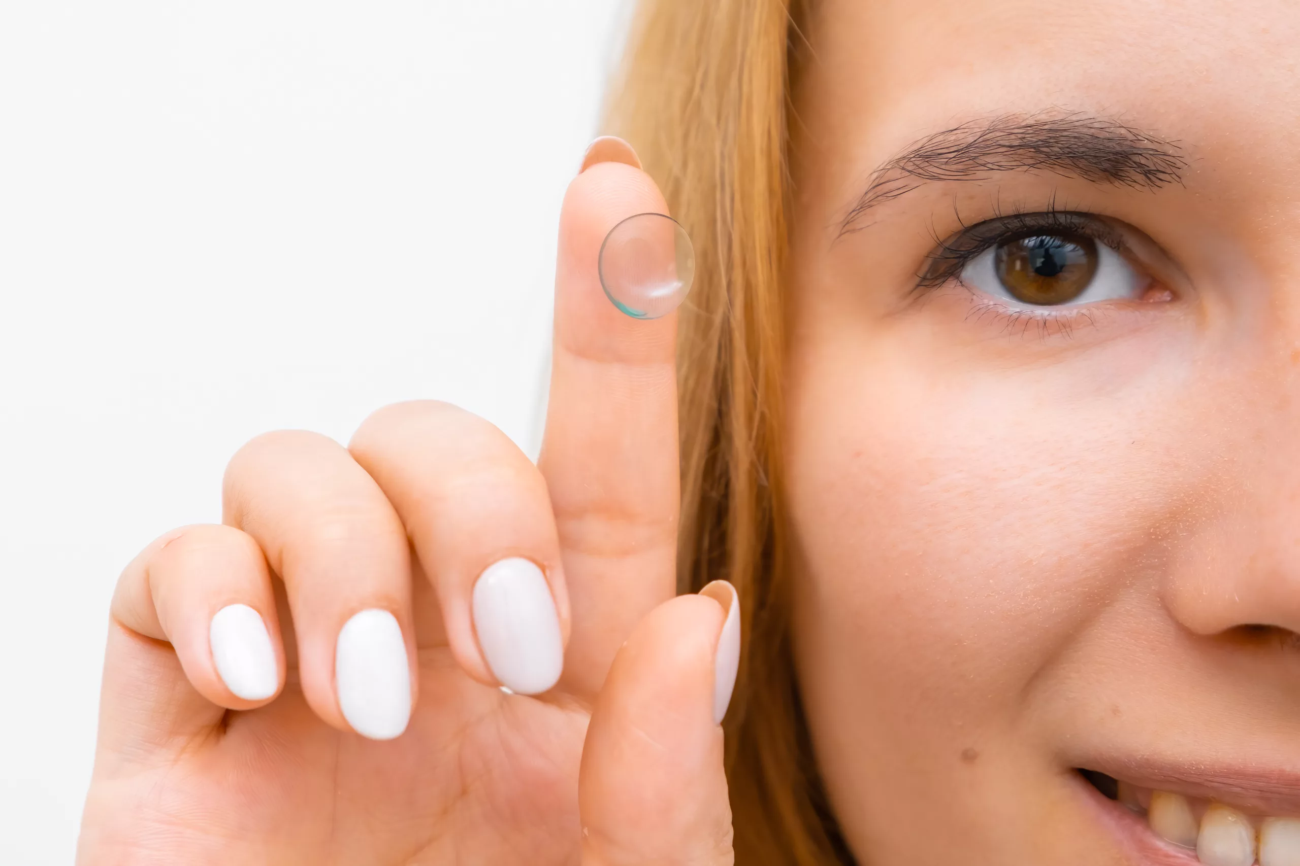 How to Find the Right Contact Lenses: A Comprehensive Guide